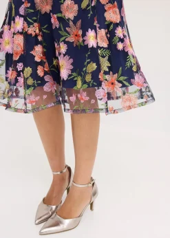 Robe midi avec broderies florales