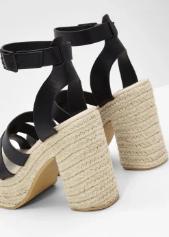 Sandales à talons et plateformes