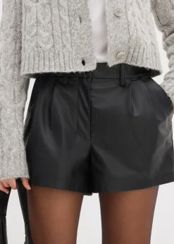 Short en tissu enduit