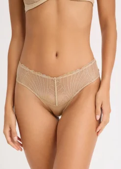 Slip brésilien avec broderies