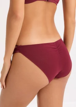 Slip joliment brodé