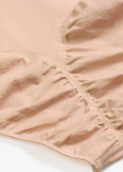Slip sculptant taille haute sans coutures, maintien modéré