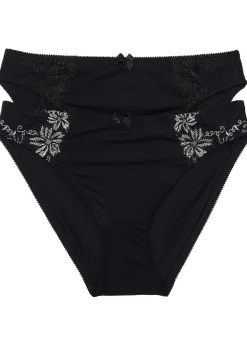 Slips avec de jolies broderies