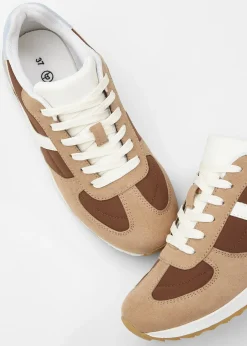 Sneakers au look rétro