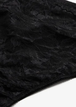 String taille haute avec dentelle